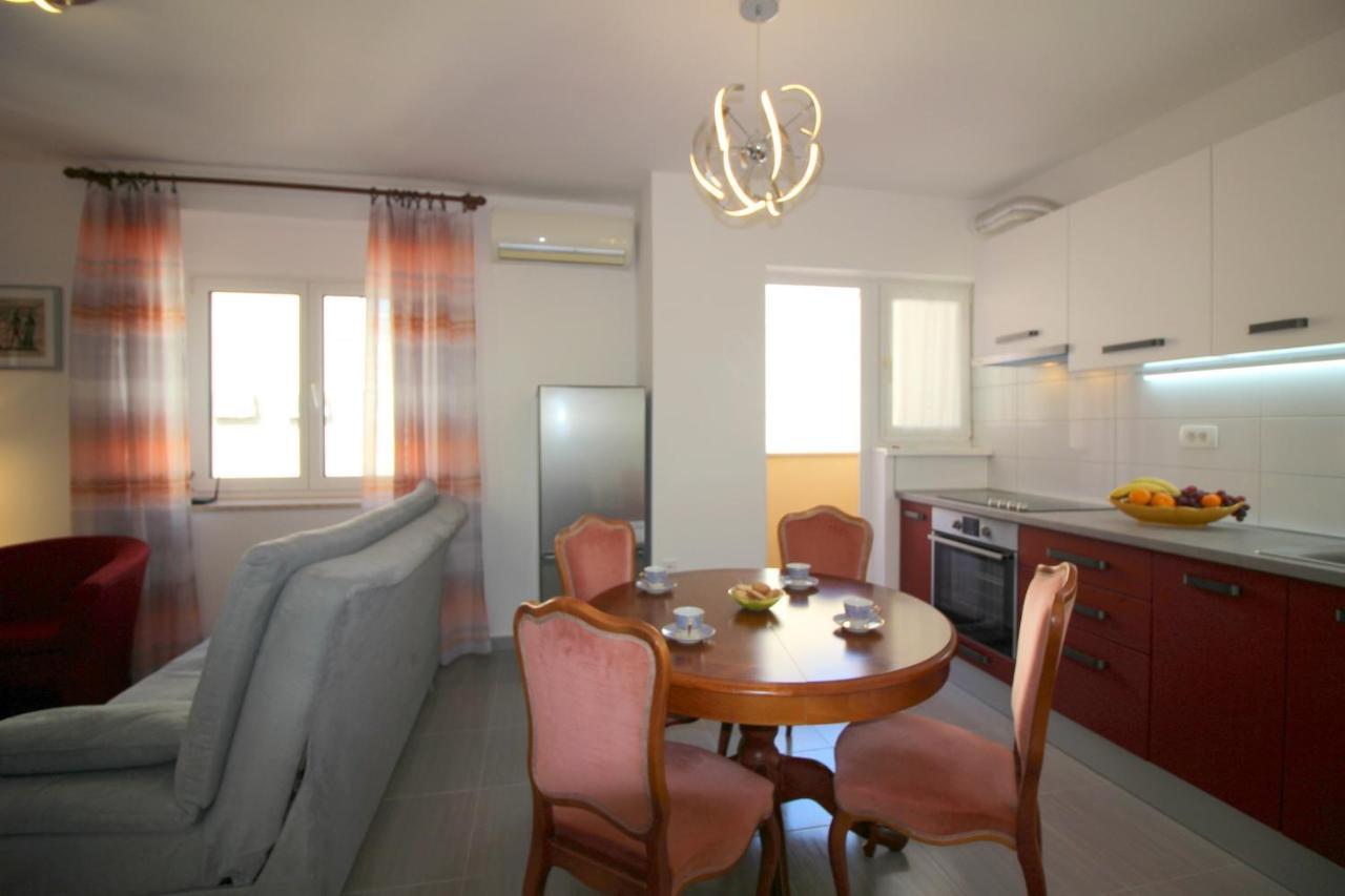 Apartment Agata In City Center Пореч Экстерьер фото